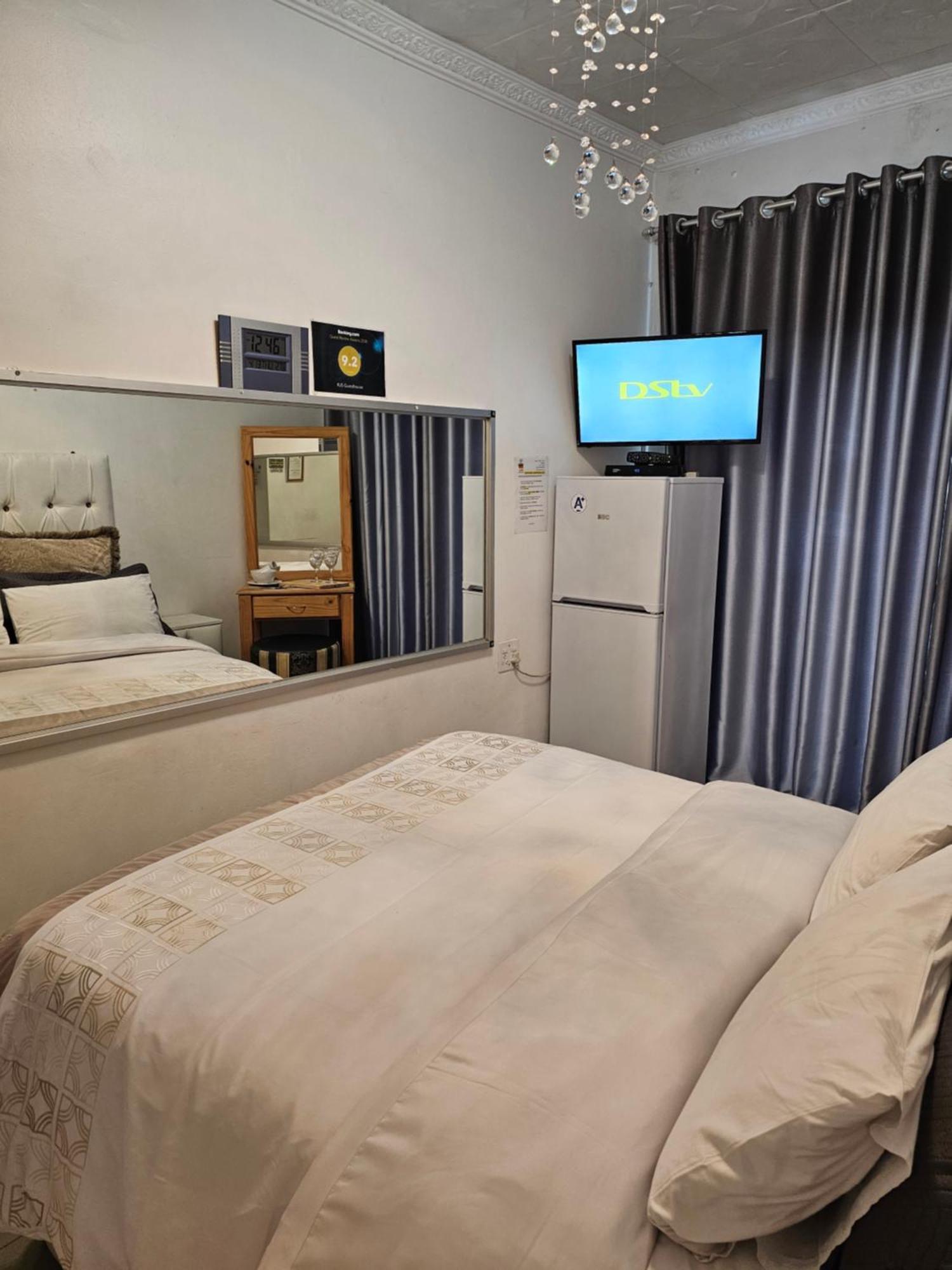Rjs Guesthouse Durban Bilik gambar