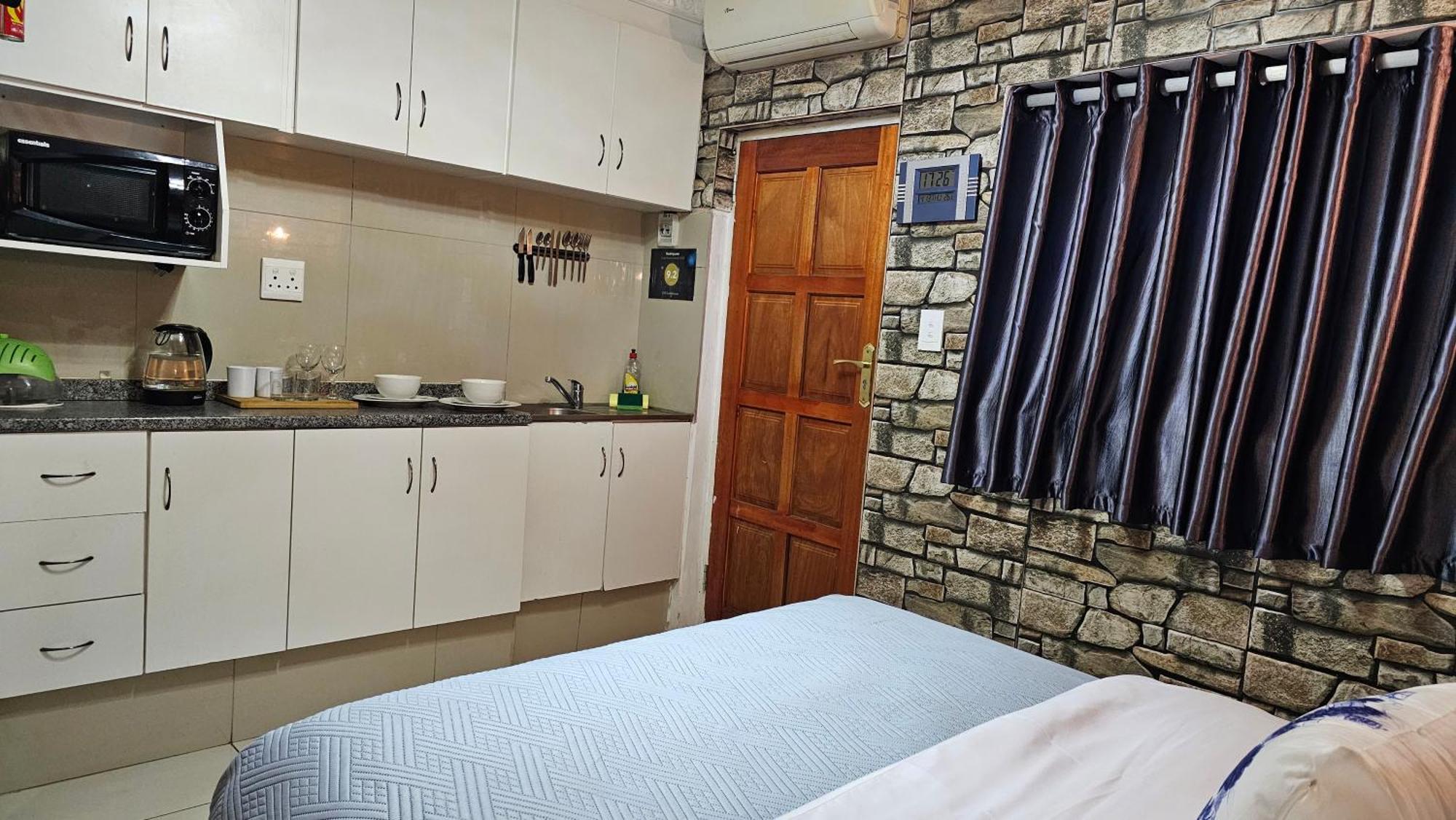 Rjs Guesthouse Durban Bilik gambar